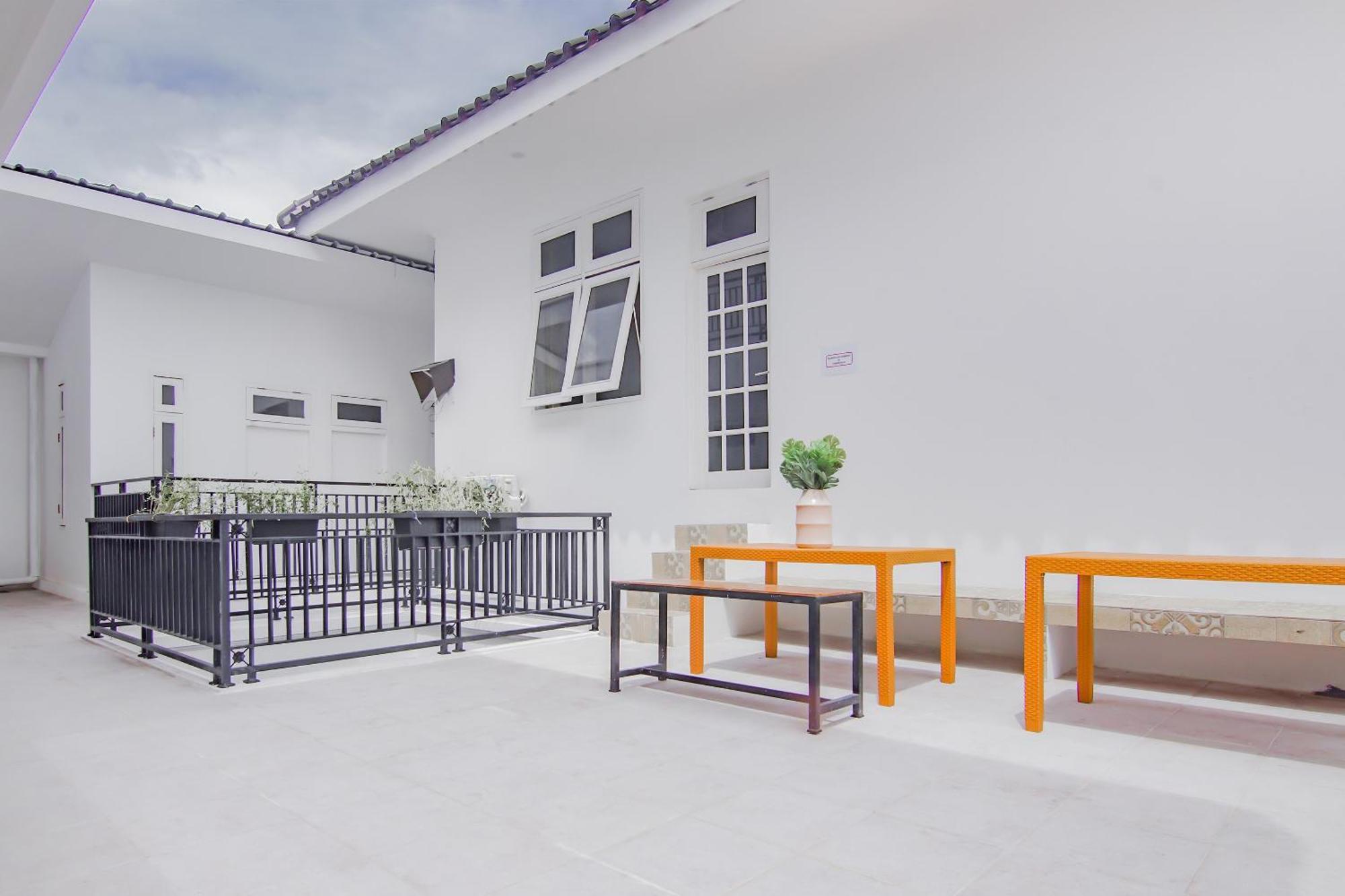فندق Super Oyo Capital O 90342 Kemang Garden جاكرتا المظهر الخارجي الصورة